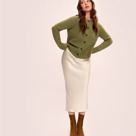 Everlane The Crew Cardigan in Alpaca in Moss - Picture 2 of 7